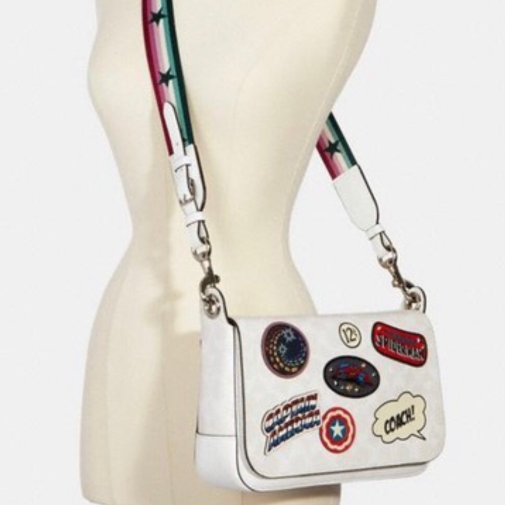 Coach / Marvel Jes In Signature Cross Body Bag
